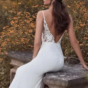 Abito da sposa con fionda e 2023 Nuovo abito da sera elegante con temperamento bianco con scollo a V e coda piccola per le donne