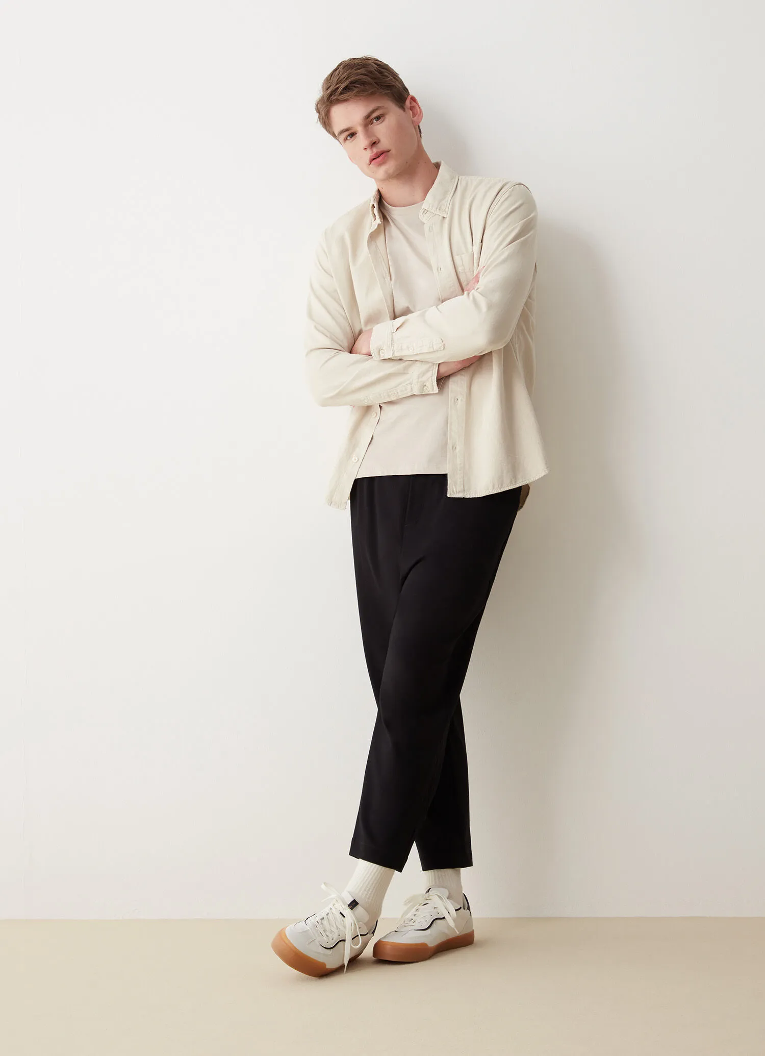 Comfortable-cut trousers with elasticated waistband