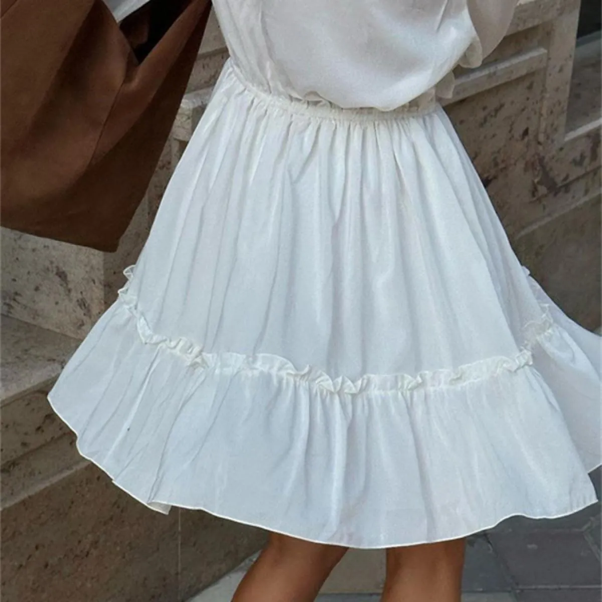 Mini abito bianco con scollo a V increspato Patchwork femminile manica lunga Elegante fasciatura Abito alla moda Vita alta